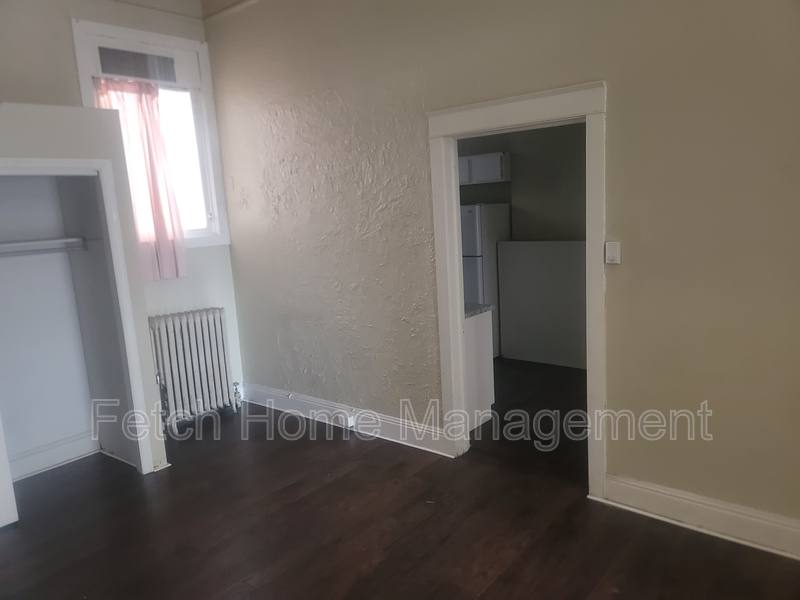 Apartment for rent at 49-51 W Market St #2R, York, PA 17401