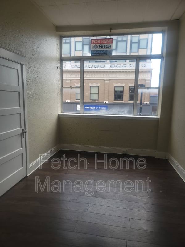 Apartment for rent at 49-51 W Market St #2R, York, PA 17401