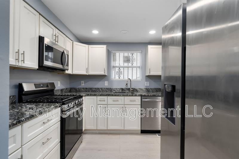 Townhouse for rent at 1507 Retreat St #1, Baltimore, MD 21217
