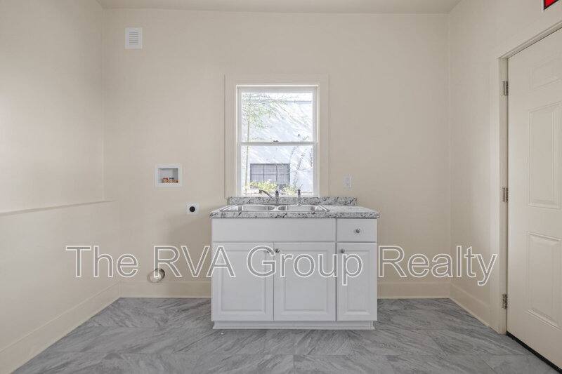 Apartment for rent at 25 S Jefferson St #B, Petersburg, VA 23803