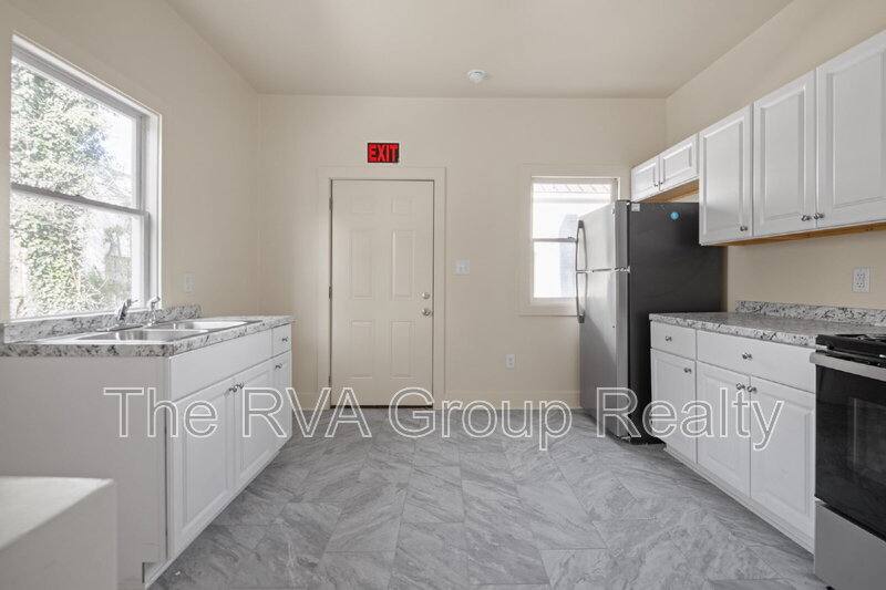 Apartment for rent at 25 S Jefferson St #B, Petersburg, VA 23803