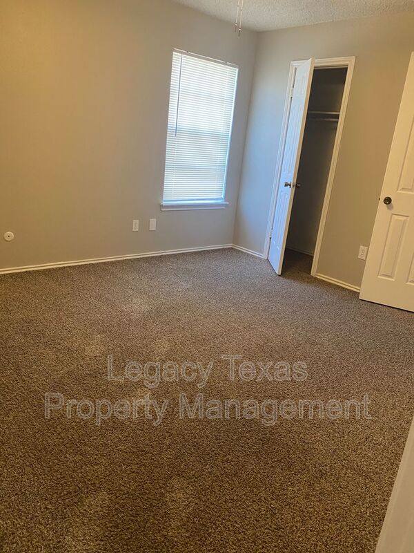 Townhouse for rent at 1608 Sun Valley Dr #C, Cleburne, TX 76033