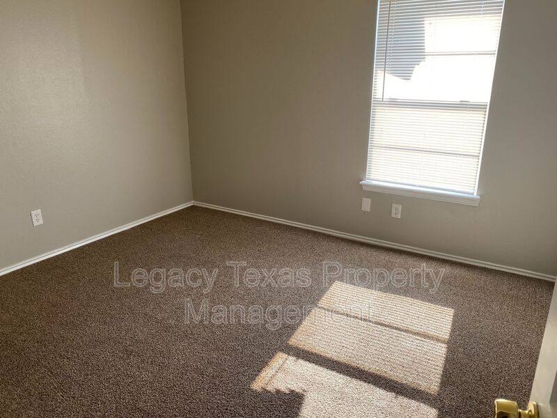 Townhouse for rent at 1608 Sun Valley Dr #C, Cleburne, TX 76033