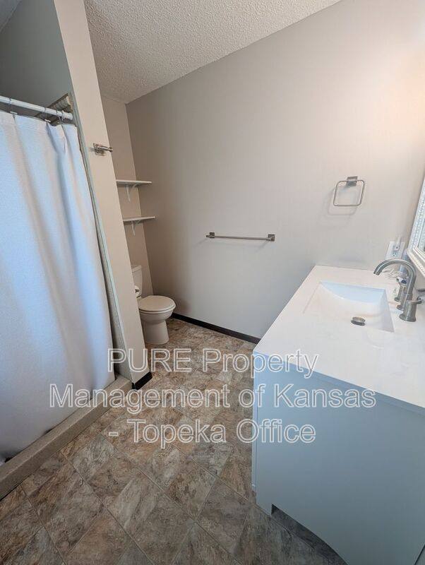 House for rent at 2605 SW Osborn Rd, Topeka, KS 66614