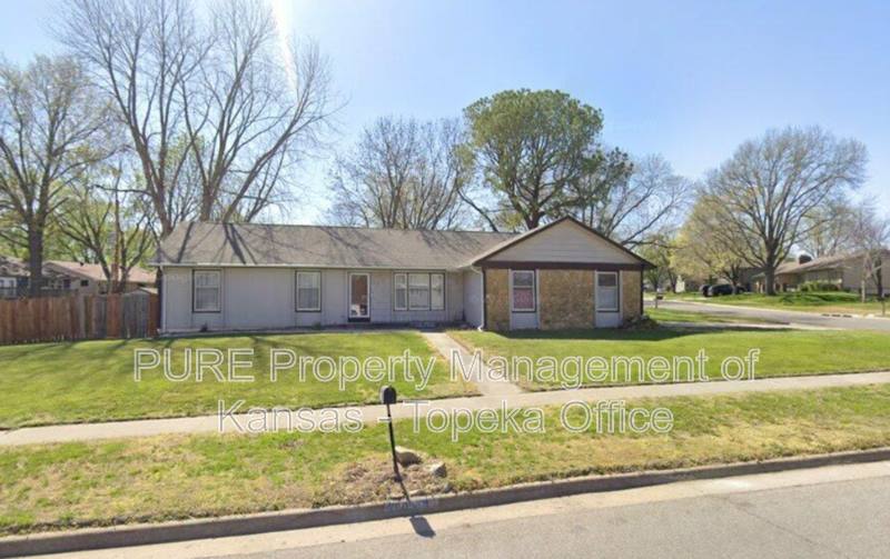 House for rent at 2605 SW Osborn Rd, Topeka, KS 66614