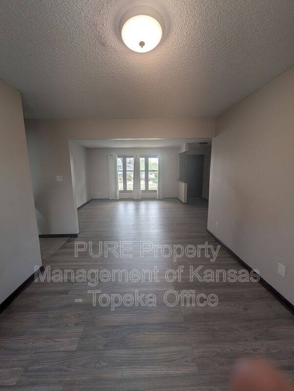 House for rent at 2605 SW Osborn Rd, Topeka, KS 66614
