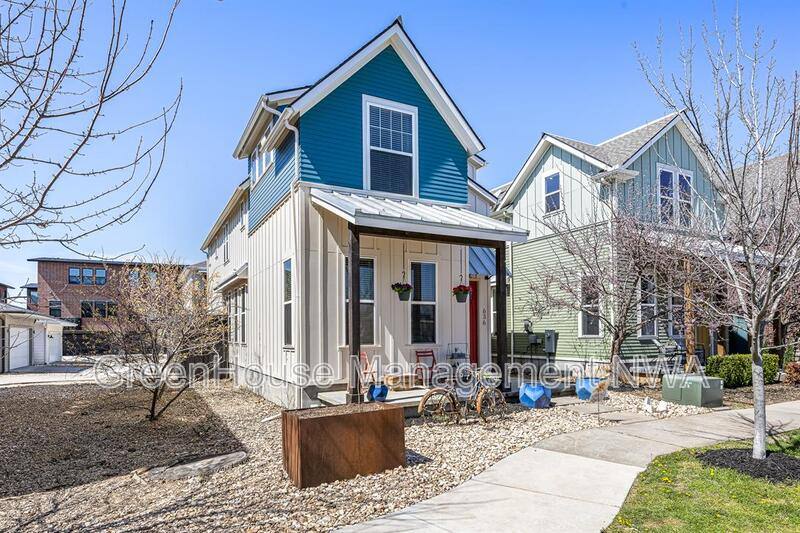 House for rent at 636 SW B St, Bentonville, AR 72712