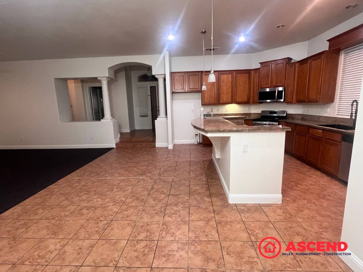 House for rent at 2922 Paradise Point Place, Bakersfield, CA 93313