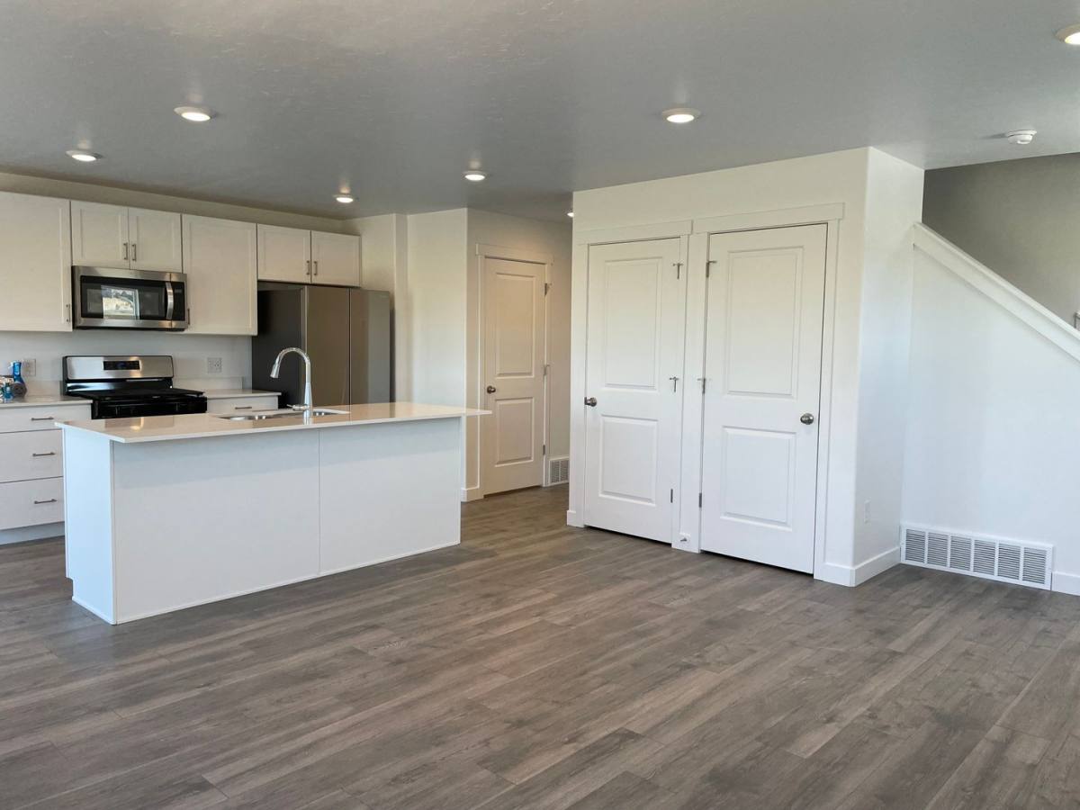 Townhouse for rent at 1256 W Hidden Spring Dr, Santaquin, UT 84655