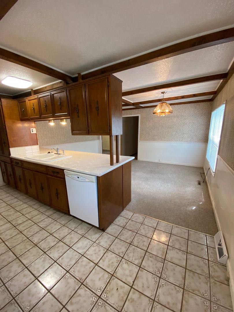 Apartment for rent at 601 W Court, Beatrice, NE 68310