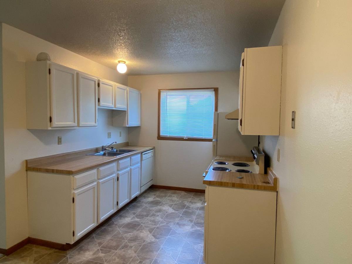 Apartment for rent at 2505 Country Club Parkway, Moorhead, MN 56560