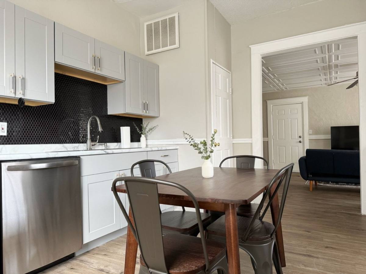 Apartment for rent at 322 SE 1st St, Evansville, IN 47713