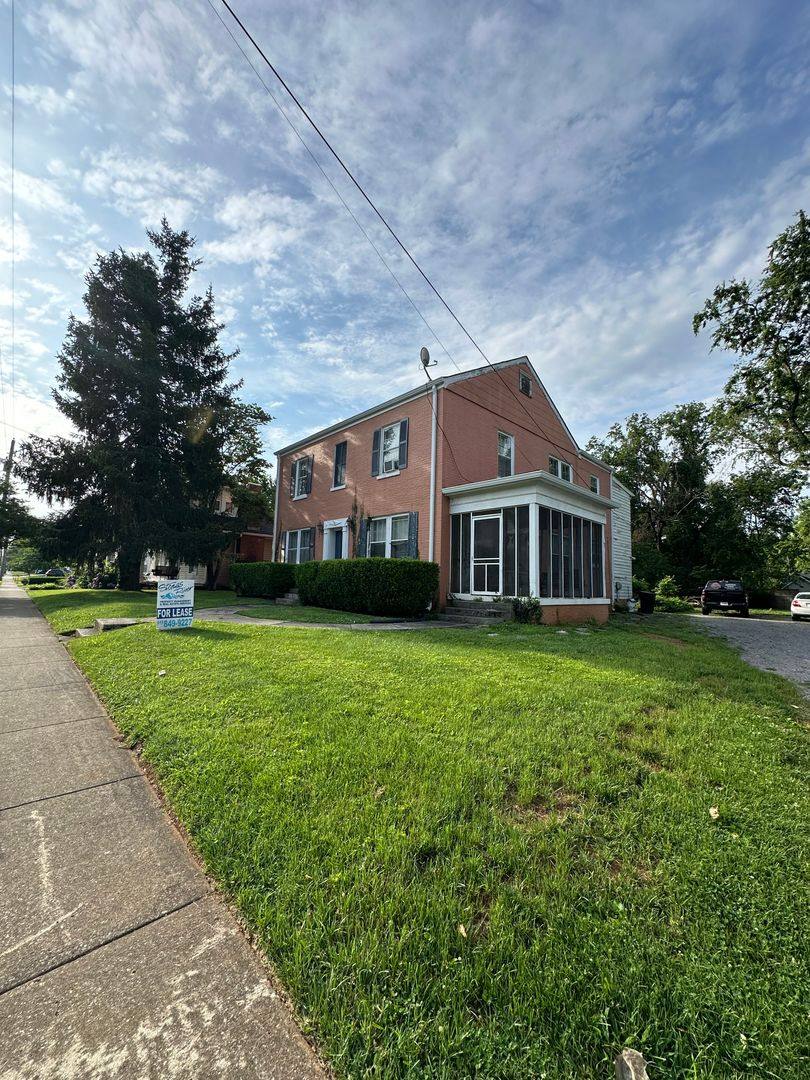 Apartment for rent at 432 E Lytle St, Murfreesboro, TN 37130