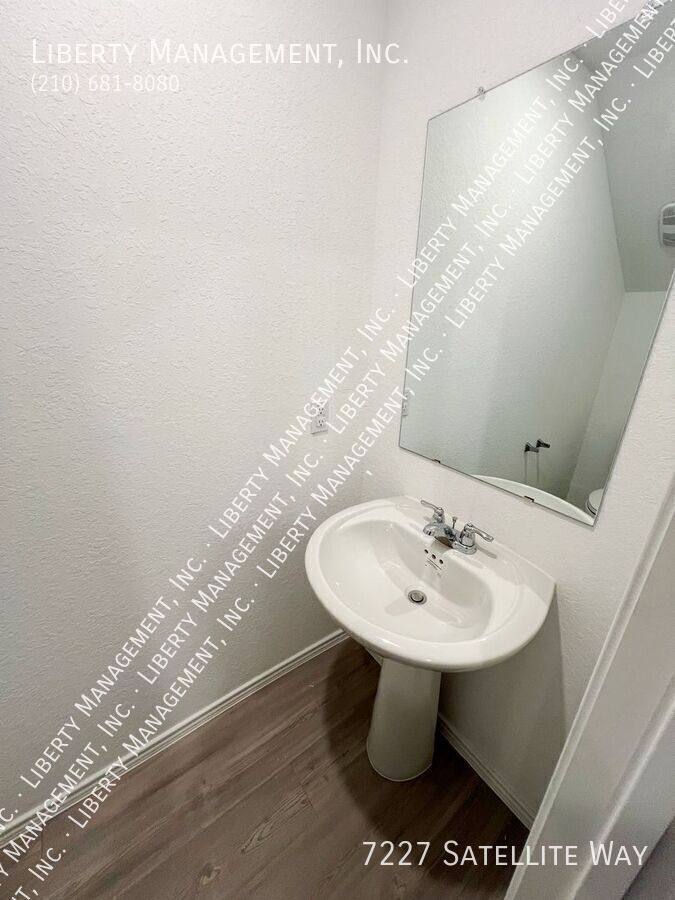 House for rent at 7227 Satellite Way, San Antonio, TX 78252