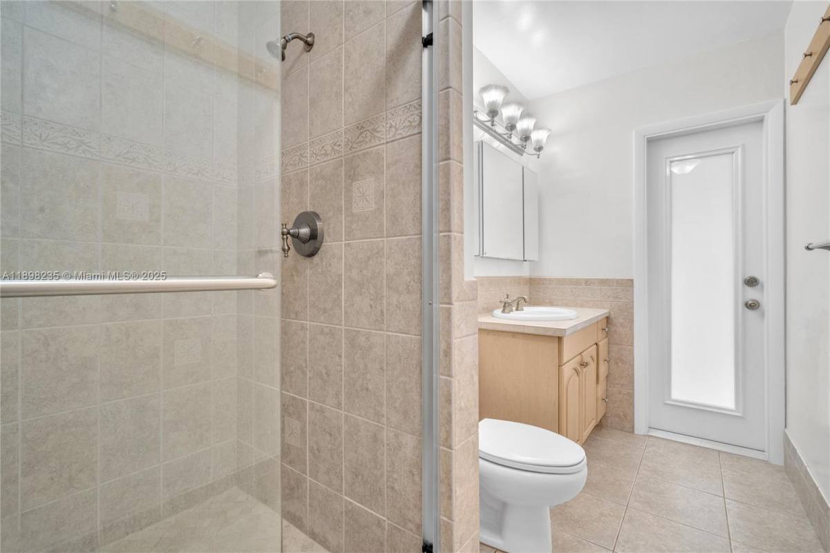 Apartment for rent at 15460 SW 82nd Court, Miami, FL 33157
