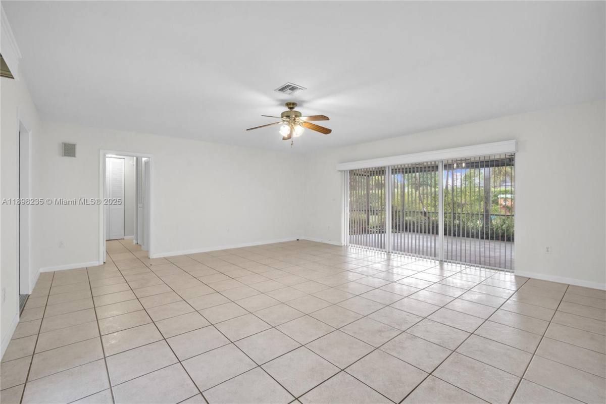 Apartment for rent at 15460 SW 82nd Court, Miami, FL 33157