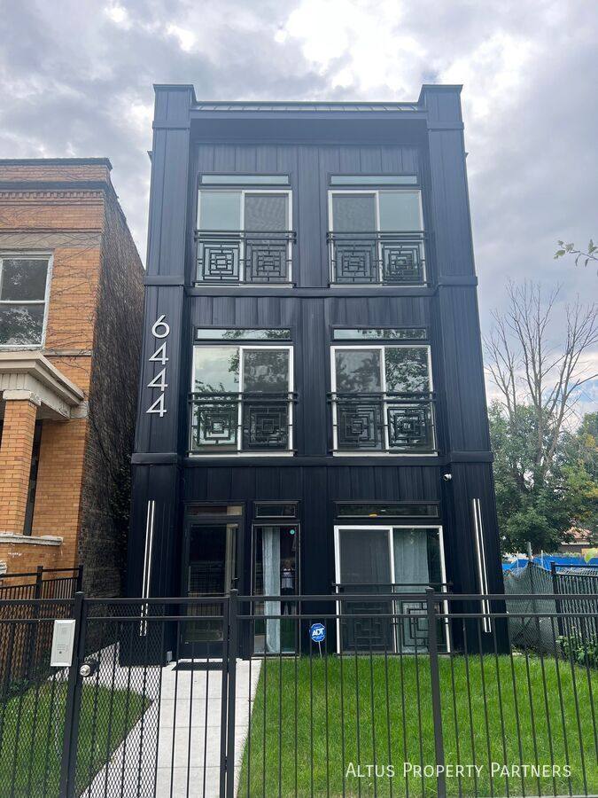 Apartment for rent at 6444 S Evans Ave #2, Chicago, IL 60637