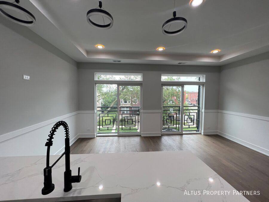 Apartment for rent at 6444 S Evans Ave #2, Chicago, IL 60637