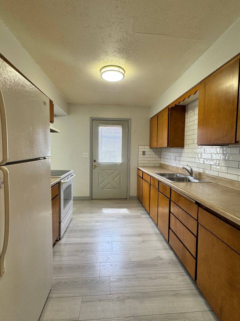 Apartment for rent at 1606 S 1st Ave, Yakima, WA 98902