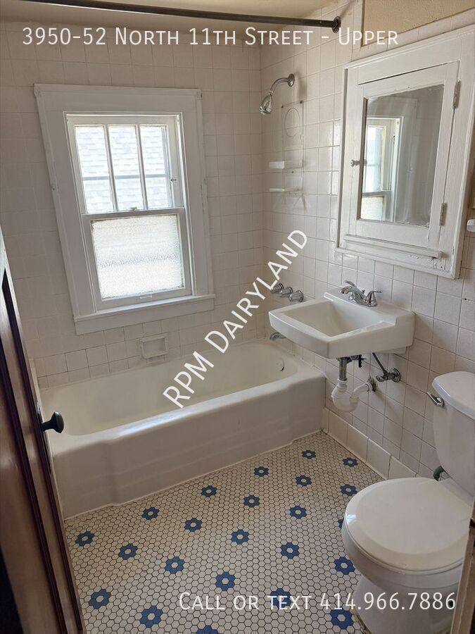 Apartment for rent at 3950-52 N 11th St, Milwaukee, WI 53206