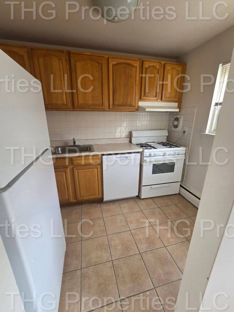 Apartment for rent at 22-63 Green Ave, Westwood, NJ 07675