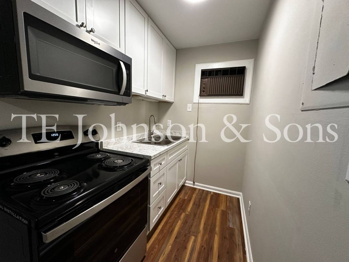 Apartment for rent at 651 Summit St #X, Winston Salem, NC 27101