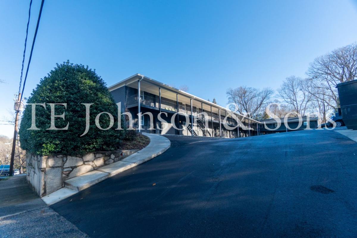 Apartment for rent at 651 Summit St #X, Winston Salem, NC 27101