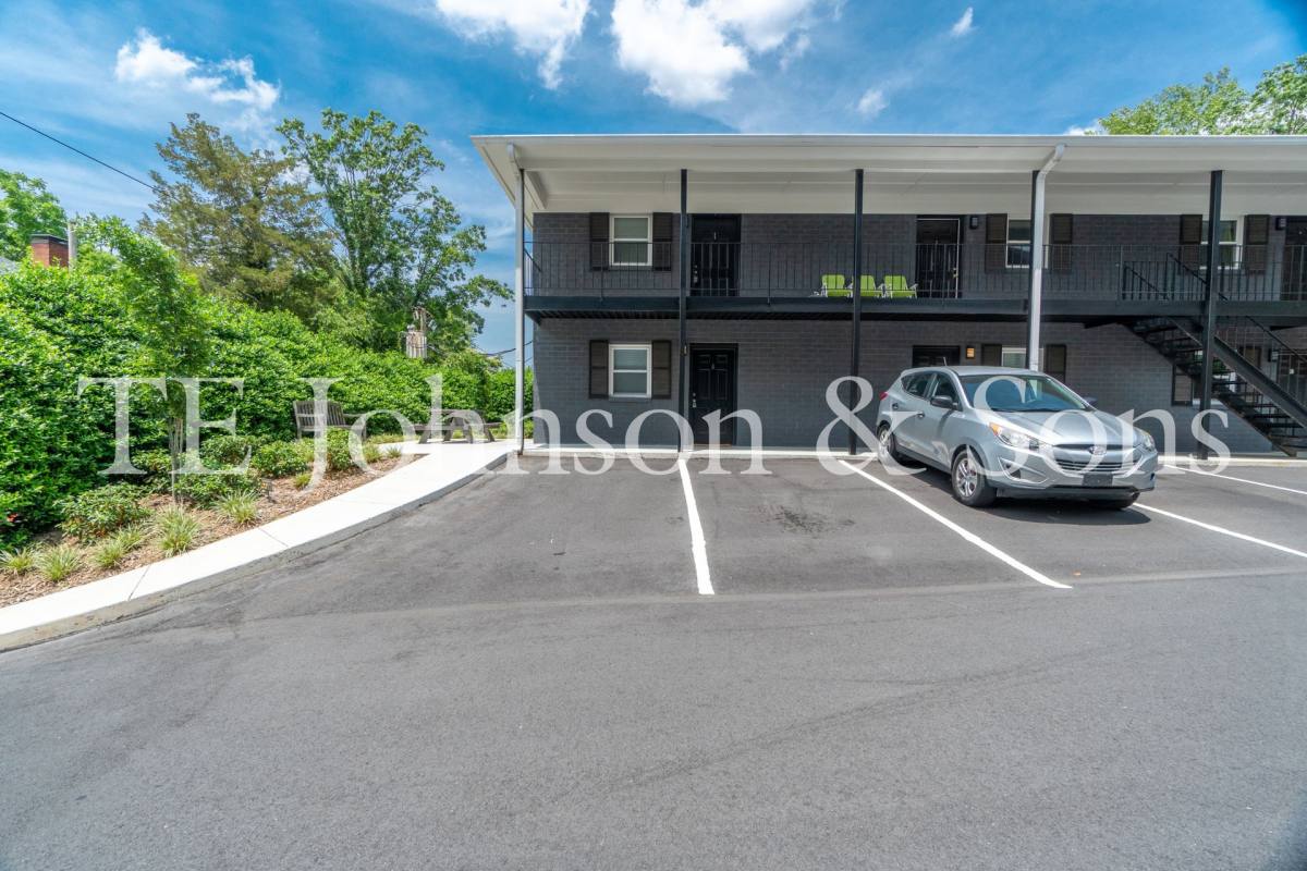 Apartment for rent at 651 Summit St #X, Winston Salem, NC 27101