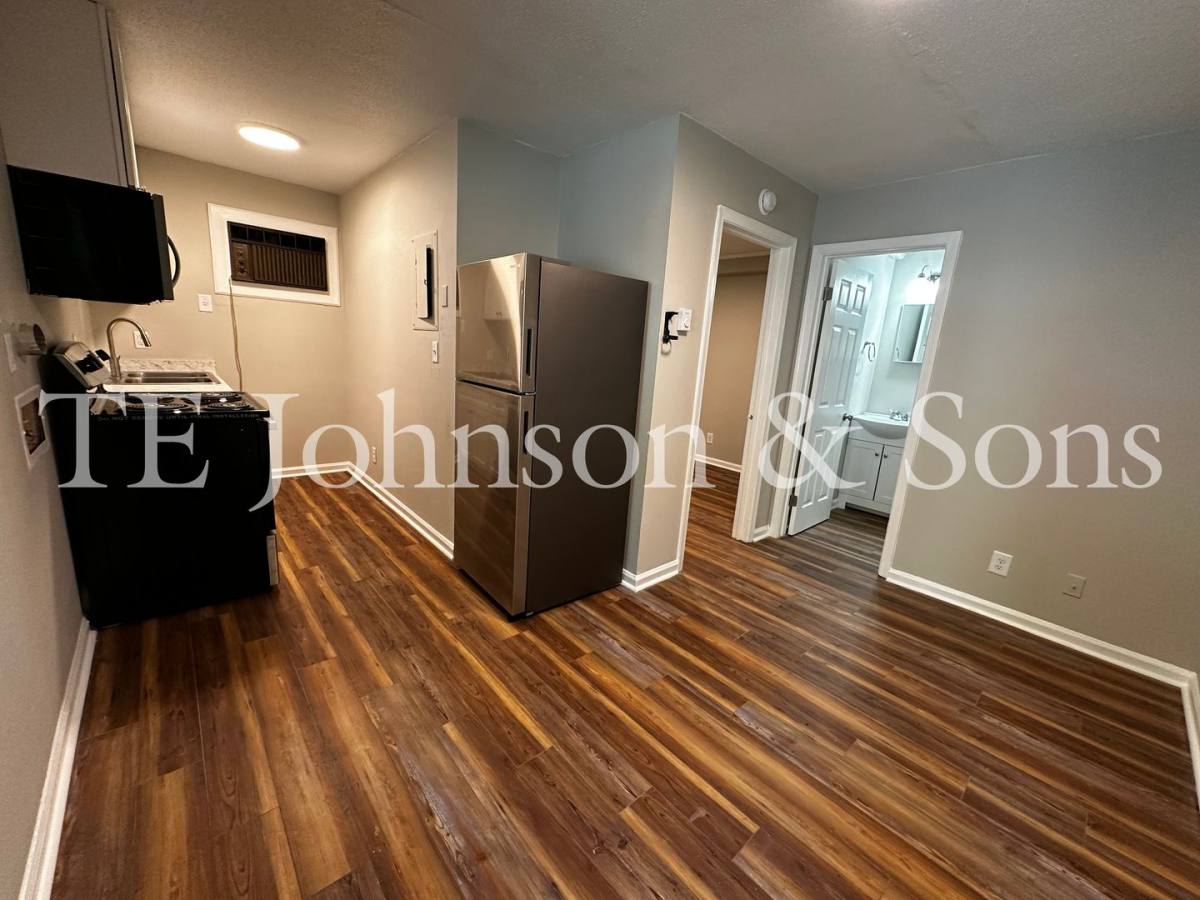 Apartment for rent at 651 Summit St #X, Winston Salem, NC 27101