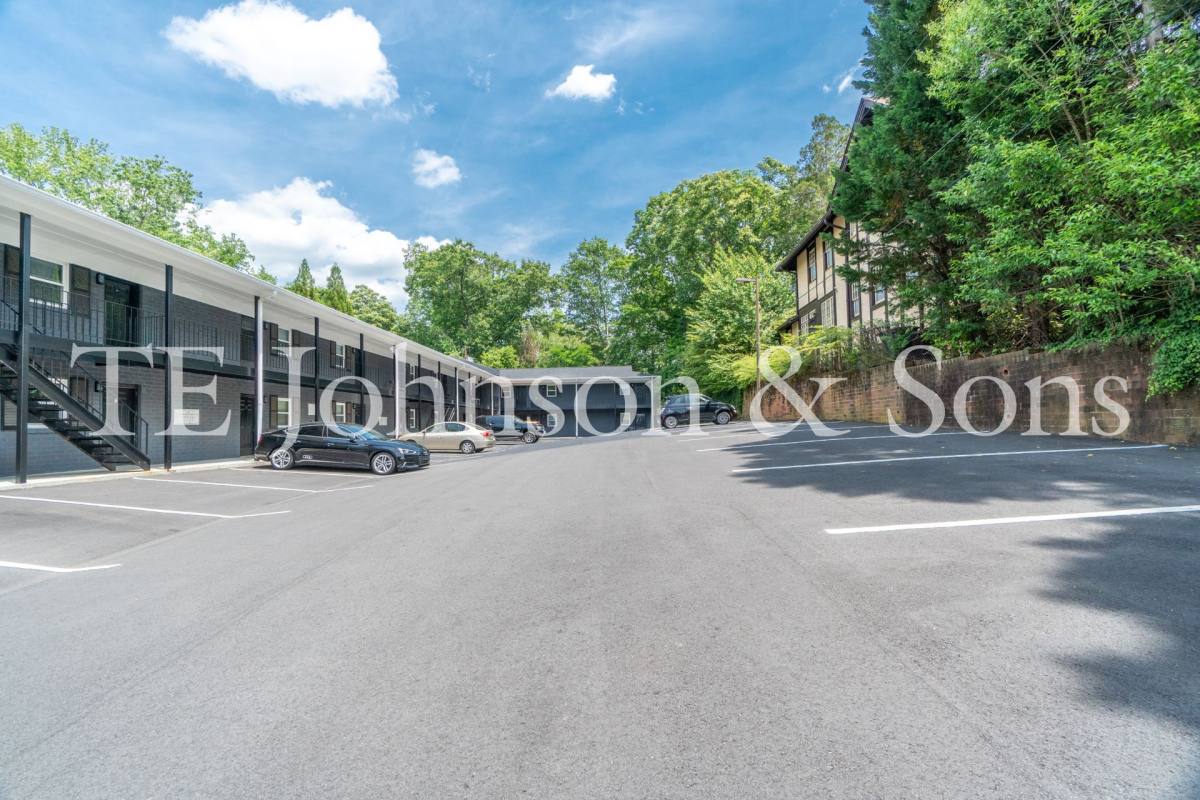 Apartment for rent at 651 Summit St #X, Winston Salem, NC 27101