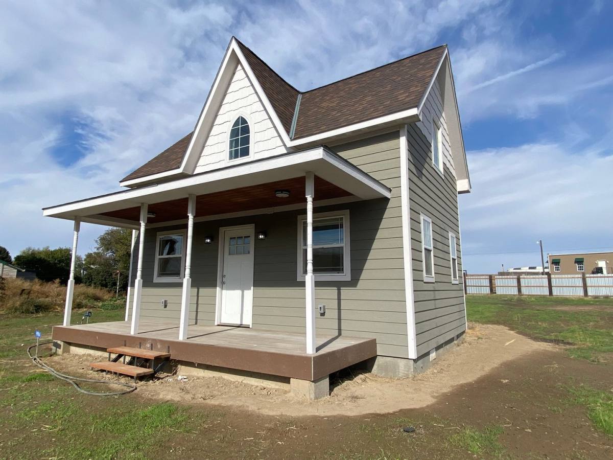 House for rent at 9984 Rd 23 NE, Stratford, WA 98853