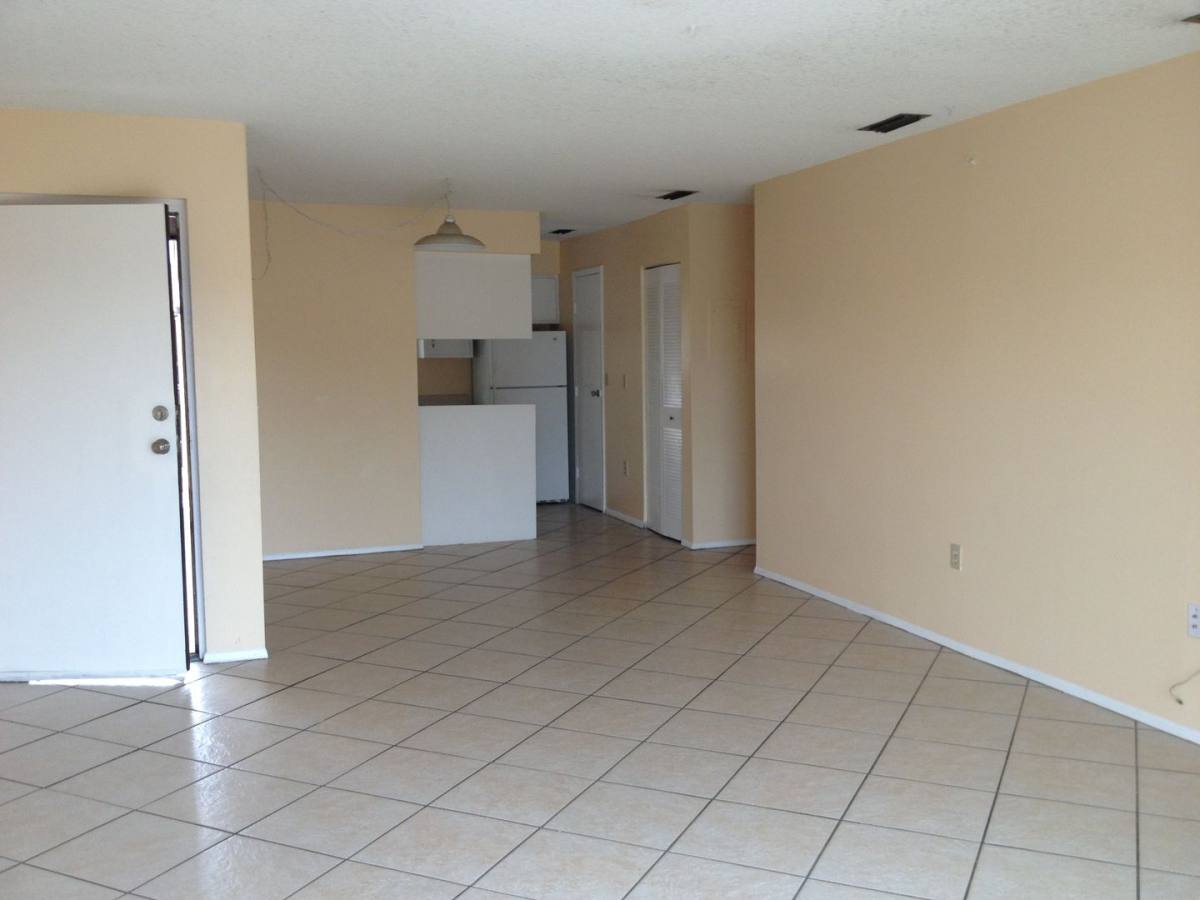 House for rent at 2705C Hidden Lake Blvd, Sarasota, FL 34237