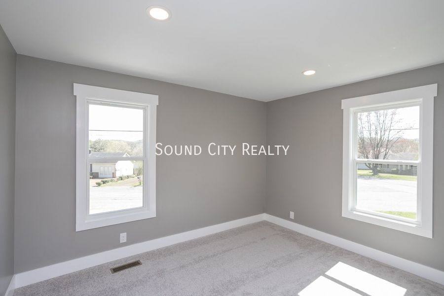 House for rent at 1608 Autumn Ridge Dr, Nashville, TN 37207