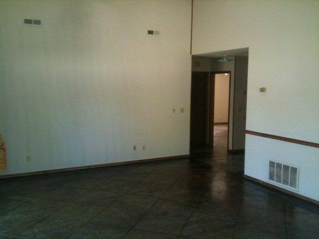 Apartment for rent at 958-960 N Lancelot Ave, Fayetteville, AR 72701