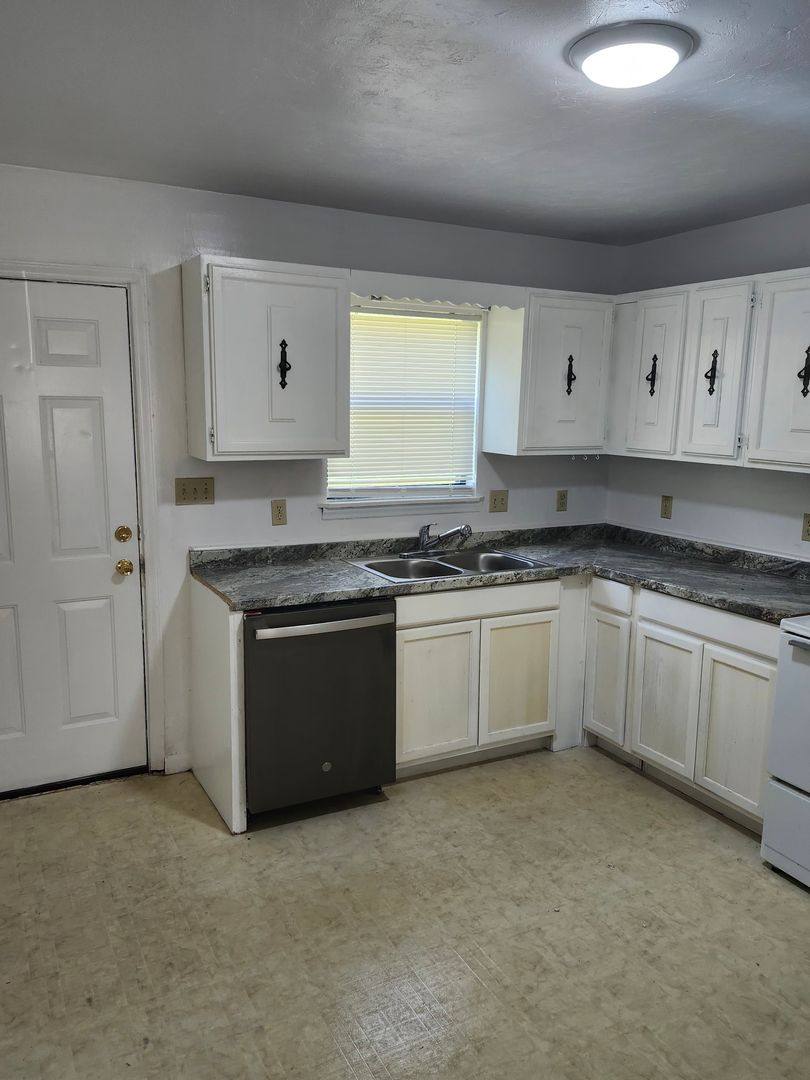 House for rent at 1872-A Darryl Dr, Tallahassee, FL 32301