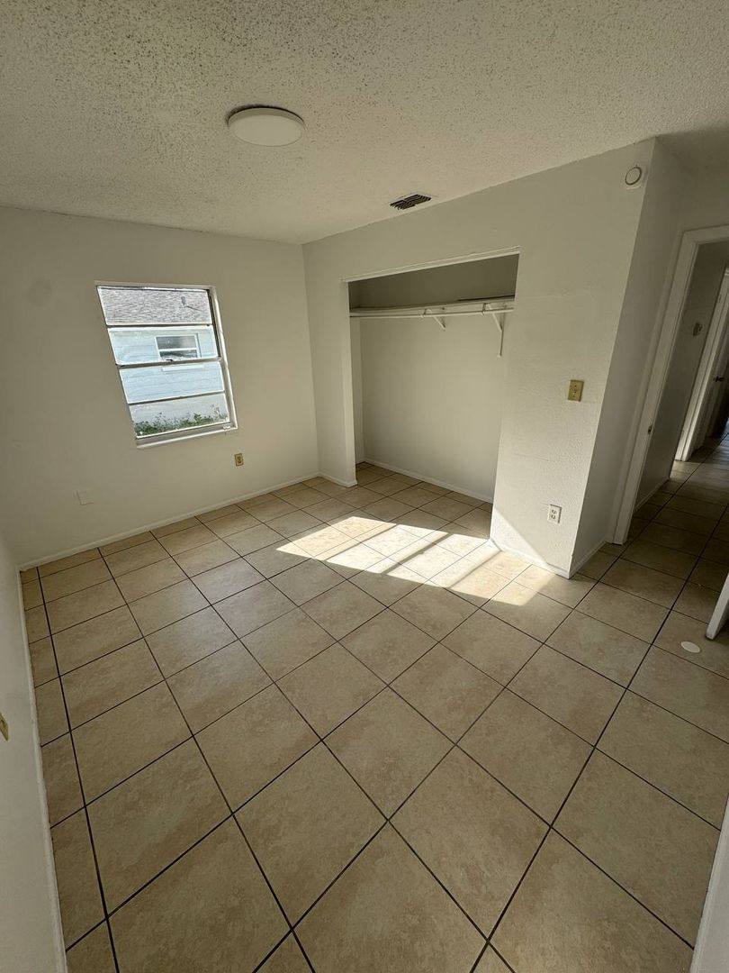 Apartment for rent at 2206-2208 W Highland St, Lakeland, FL 33815