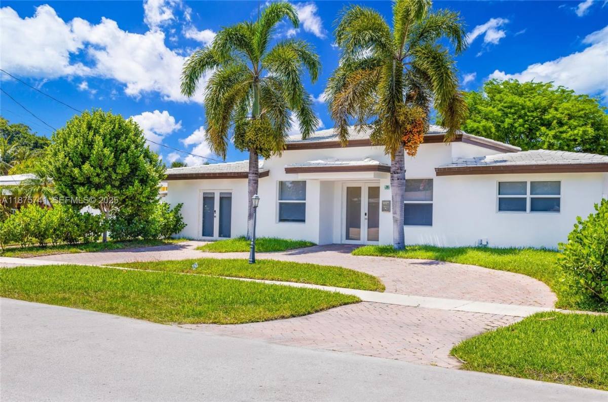 House for rent at 31 SE 12th St, Pompano Beach, FL 33060