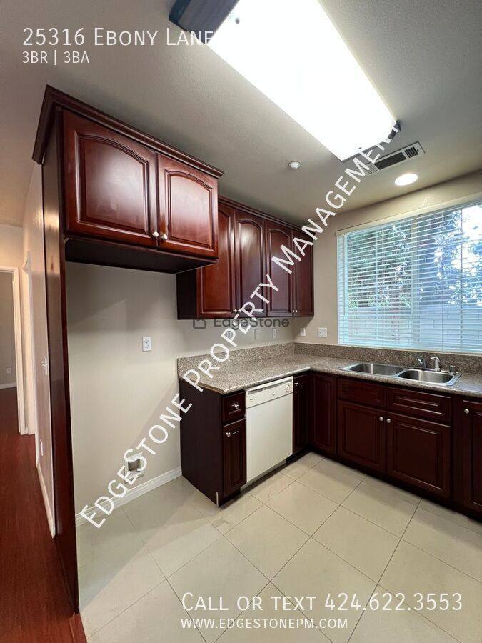 Apartment for rent at 25316 Ebony Lane #1, Lomita, CA 90717