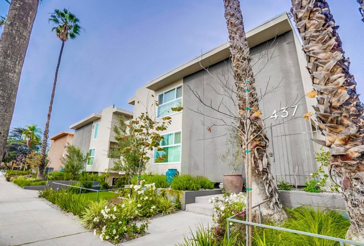 Apartment for rent at 437 W Queen St #10, Inglewood, CA 90301