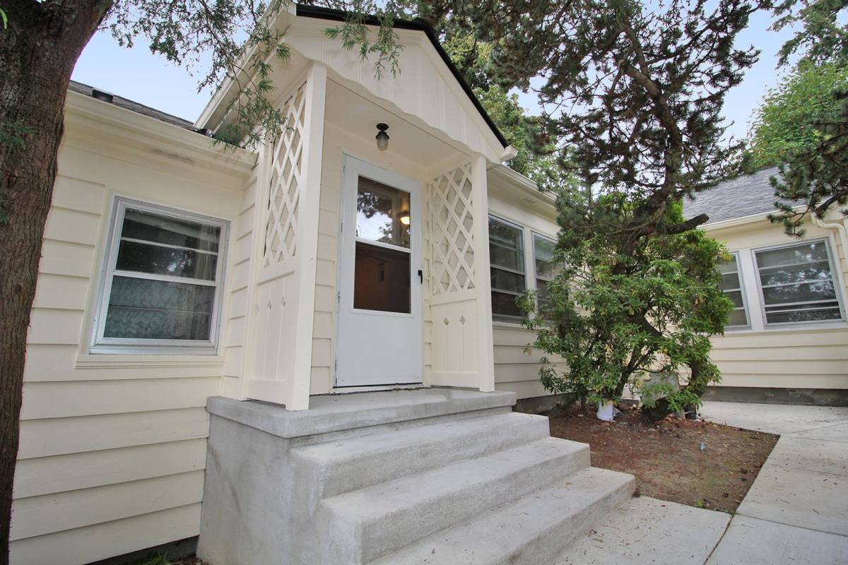 Apartment for rent at 3507 SW 11th Ave, Portland, OR 97239