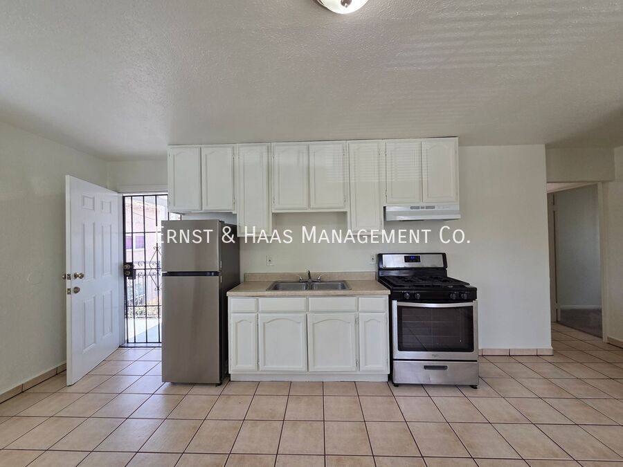 Apartment for rent at 2035 Pine Ave #7, Long Beach, CA 90806