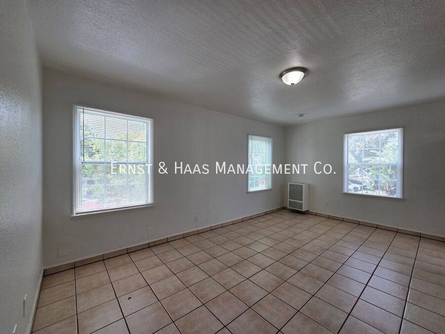 Apartment for rent at 2035 Pine Ave #7, Long Beach, CA 90806