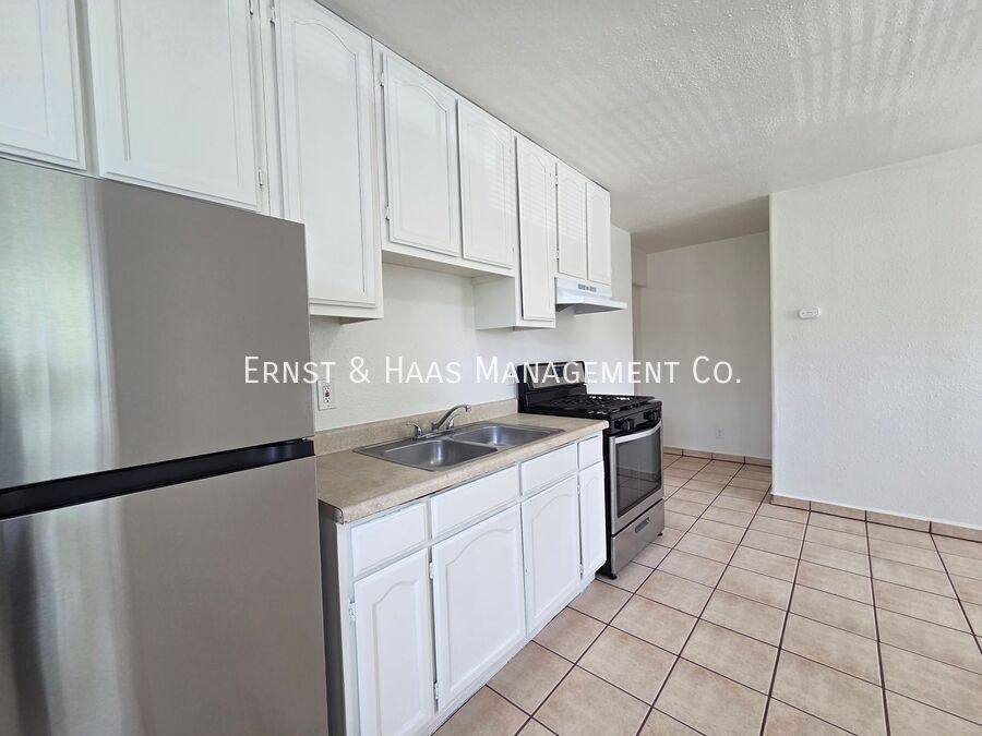 Apartment for rent at 2035 Pine Ave #7, Long Beach, CA 90806