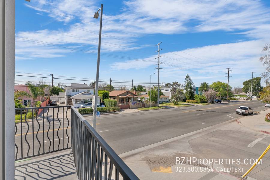 Townhouse for rent at 6006 Klump Ave #1, North Hollywood, CA 91606