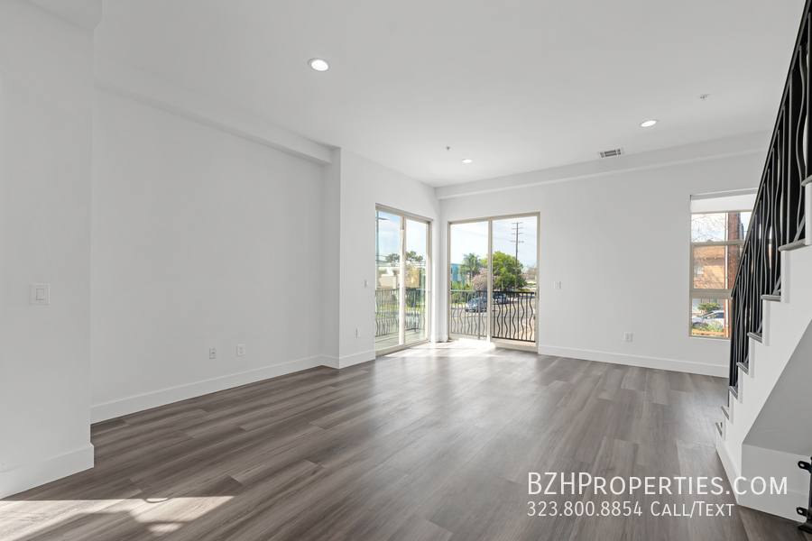 Townhouse for rent at 6006 Klump Ave #1, North Hollywood, CA 91606