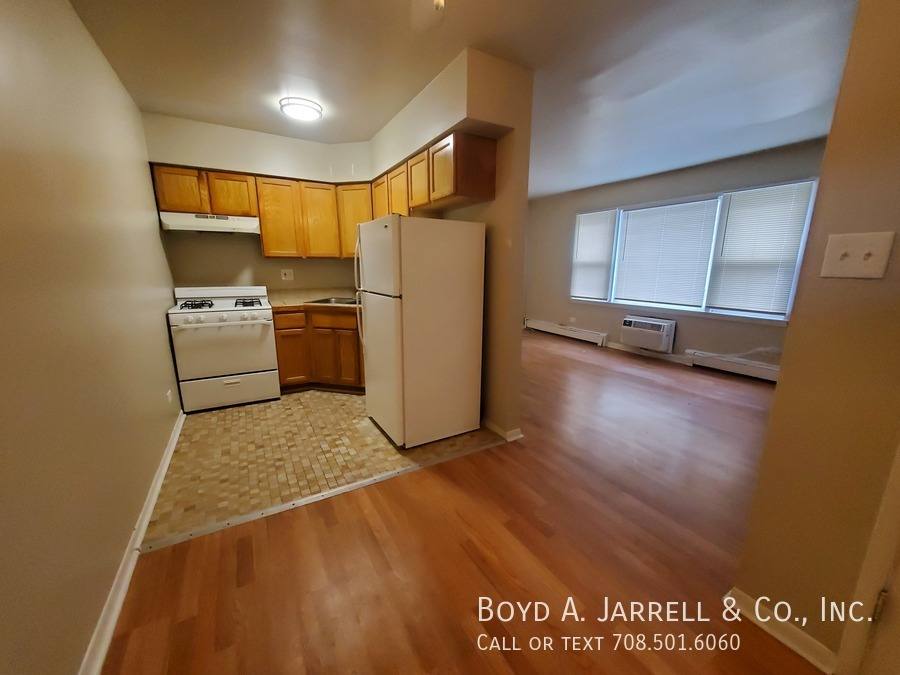 Apartment for rent at 9243 S Stony Island Ave #3W, Chicago, IL 60617