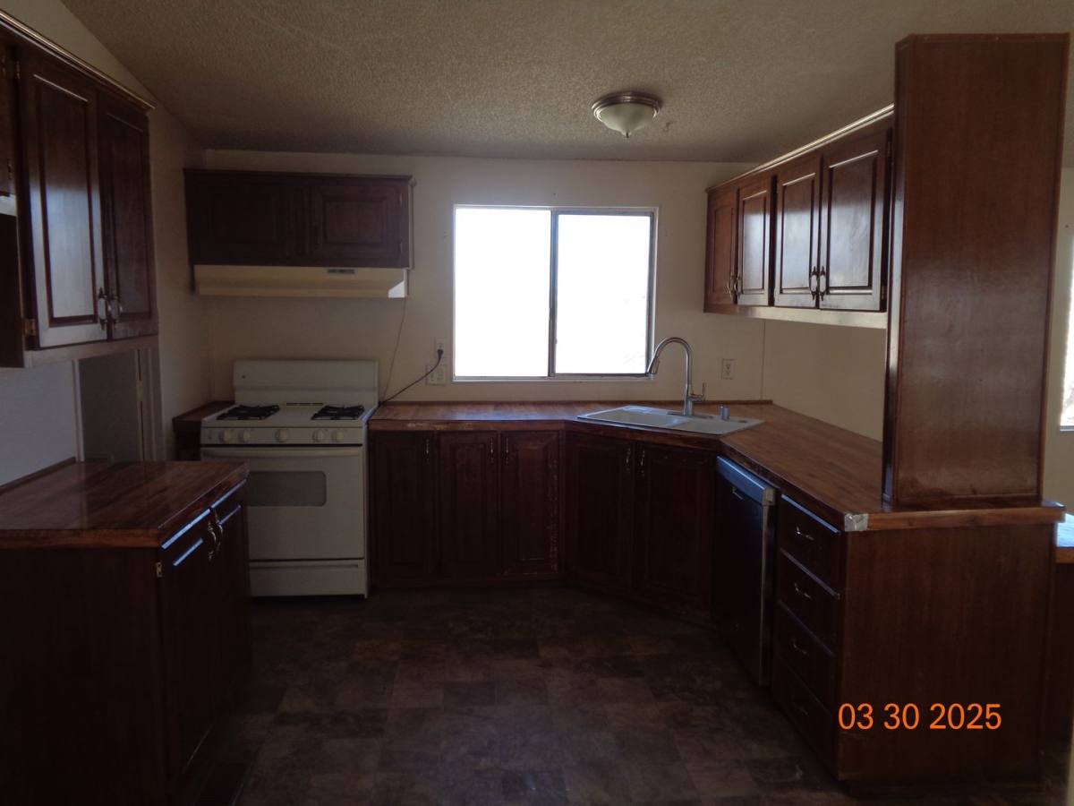 House for rent at 48605 100th St E, Lancaster, CA 93535