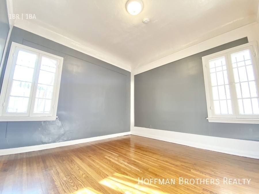 Apartment for rent at 351 N Sierra Bonita Ave, Los Angeles, CA 90036