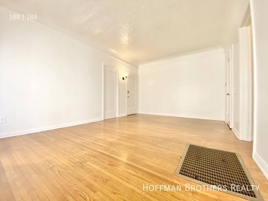 Apartment for rent at 351 N Sierra Bonita Ave, Los Angeles, CA 90036