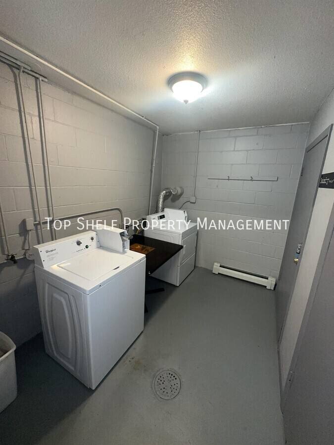 Apartment for rent at 3119 Grand Ave #10, Des Moines, IA 50312